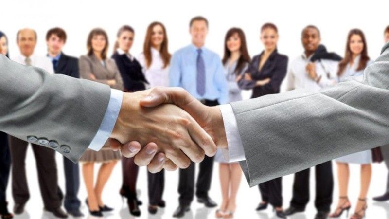 Business communication là gì? 7 nguyên tắc giao tiếp vàng