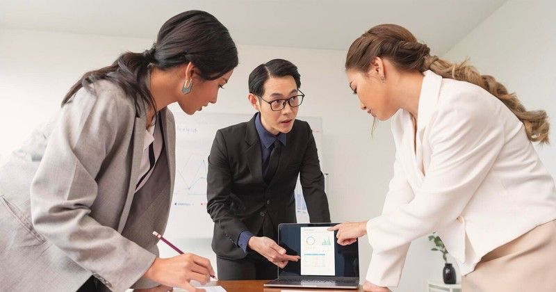 Complaint là gì? Cách dùng, ví dụ và xử lý complaint hiệu quả