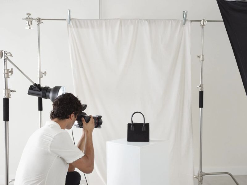 Đằng sau những bức ảnh đẹp là mồ hôi và cả những đêm trắng của người cầm máy