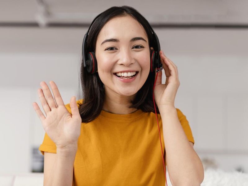 Lắng nghe là gì? Cách cải thiện mối quan hệ bằng kỹ năng tưởng chừng đơn giản