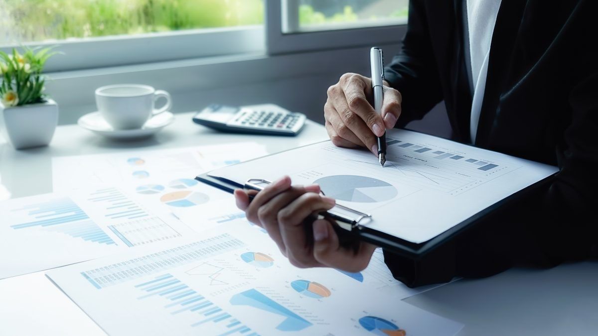 Một kế hoạch tài chính cá nhân hiệu quả được xây dựng từ thu nhập, chi tiêu, tiết kiệm, đầu tư và bảo vệ tài chính