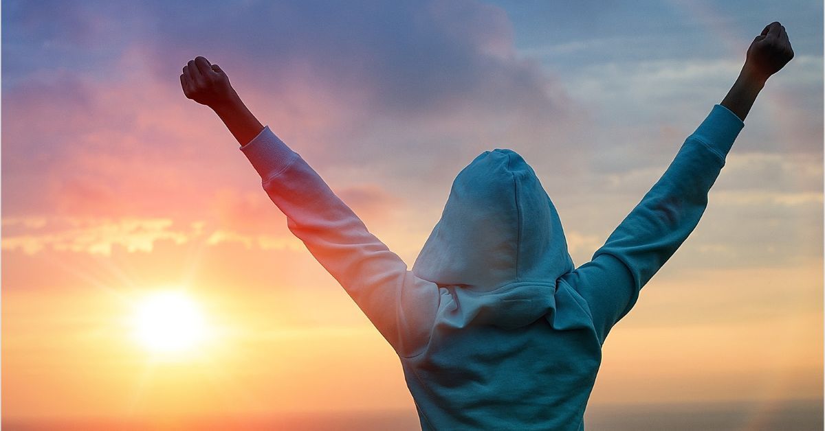 Quotes truyền cảm hứng giúp bạn vượt qua áp lực công việc và không ngừng tiến về phía trước (Ảnh: Internet)