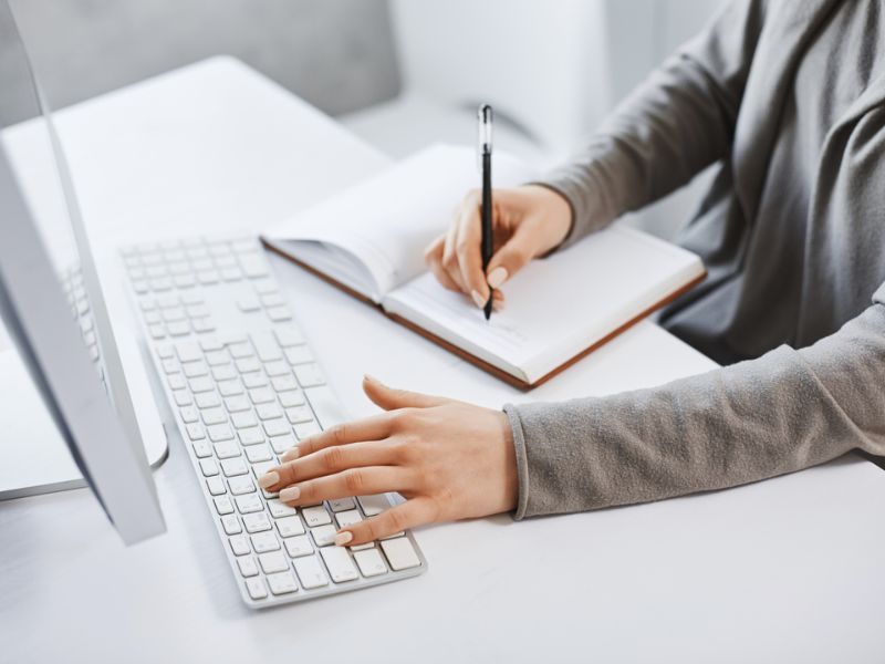 Status là gì? Cách tạo status ý nghĩa và thu hút nhiều like trên mạng xã hội